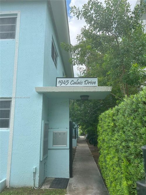 apt-2-1945 Calais Dr, Miami Beach, FL, 33141-3554 | Card Image