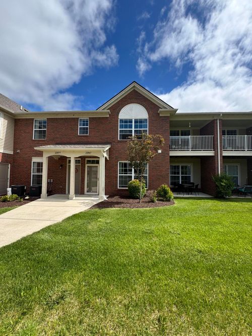 22059 Aberdeen Dr, Macomb, MI, 48042-3848 | Card Image