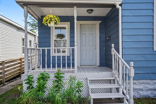 312 Elliott Ave, Grand Haven, MI, 49417-1035 | Card Image