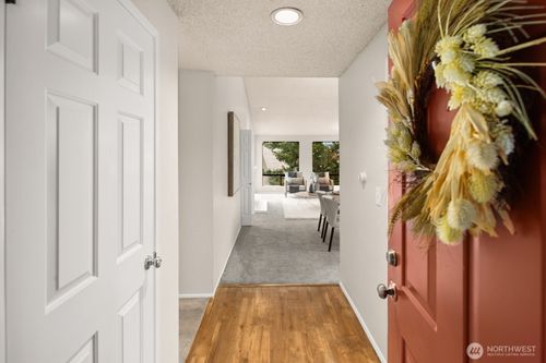 apt-dd32-15175 Sunwood Blvd, Tukwila, WA, 98188-7787 | Card Image