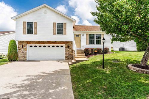 15 Par Ln, Maidsville, WV, 26541-8186 | Card Image