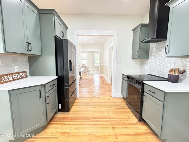 Chef's Kitchen with High End Samsung Appliances | Image 22