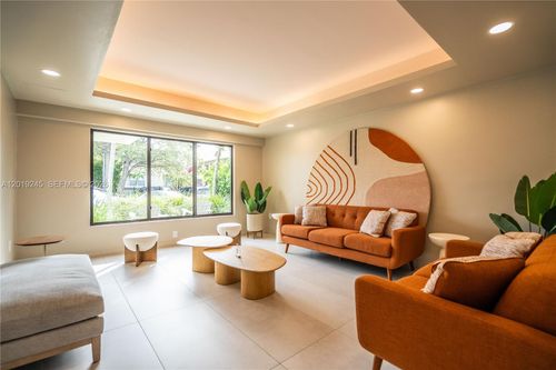 201-6960 Rue Vendome, Miami Beach, FL, 33141-2950 | Card Image