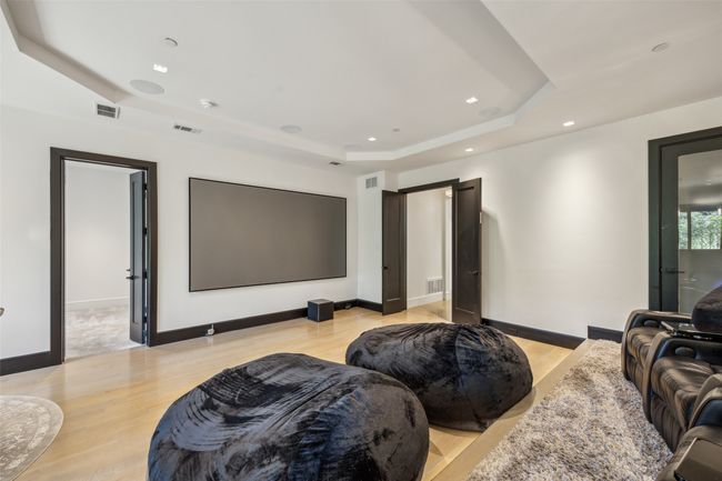 2210 Boll St, House other with 3 bedrooms, 5 bathrooms and null parking in Dallas TX | Image 4