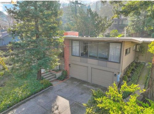 558 558 Lakewood Cir, Walnut Creek, CA, 94598 | Card Image