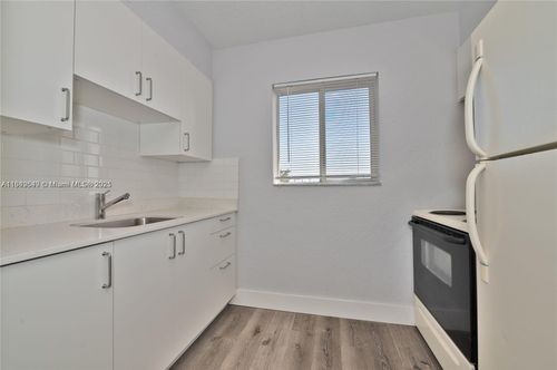 apt-47-2330 Nw 11th St, Miami, FL, 33125-3236 | Card Image