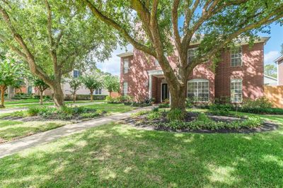 1202 Fairgate Drive, House other with 4 bedrooms, 3 bathrooms and null parking in Houston TX | Image 3