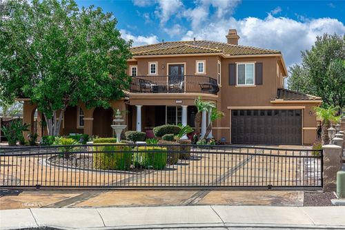 8224 Fieldstream Ct, Eastvale, CA, 92880-8581 | Card Image