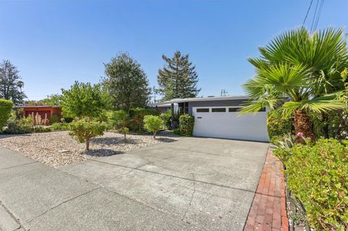 833 Estancia Way, San Rafael, CA, 94903-2905 | Card Image