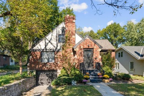2216 Nebraska Ave, Kansas City, KS, 66102-2606 | Card Image