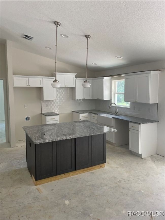 8564 N Blarney Ter, House other with 3 bedrooms, 2 bathrooms and 2 parking in CRYSTAL RIVER FL | Image 5