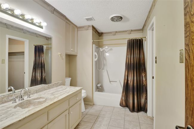 4032 Shadow Cir, House other with 3 bedrooms, 2 bathrooms and null parking in Denison TX | Image 23