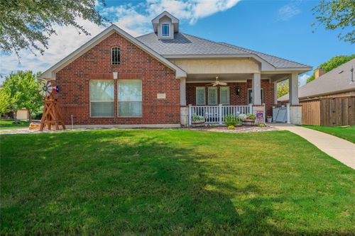 600 Cross Meadow Blvd, Mansfield, TX, 76063-8695 | Card Image