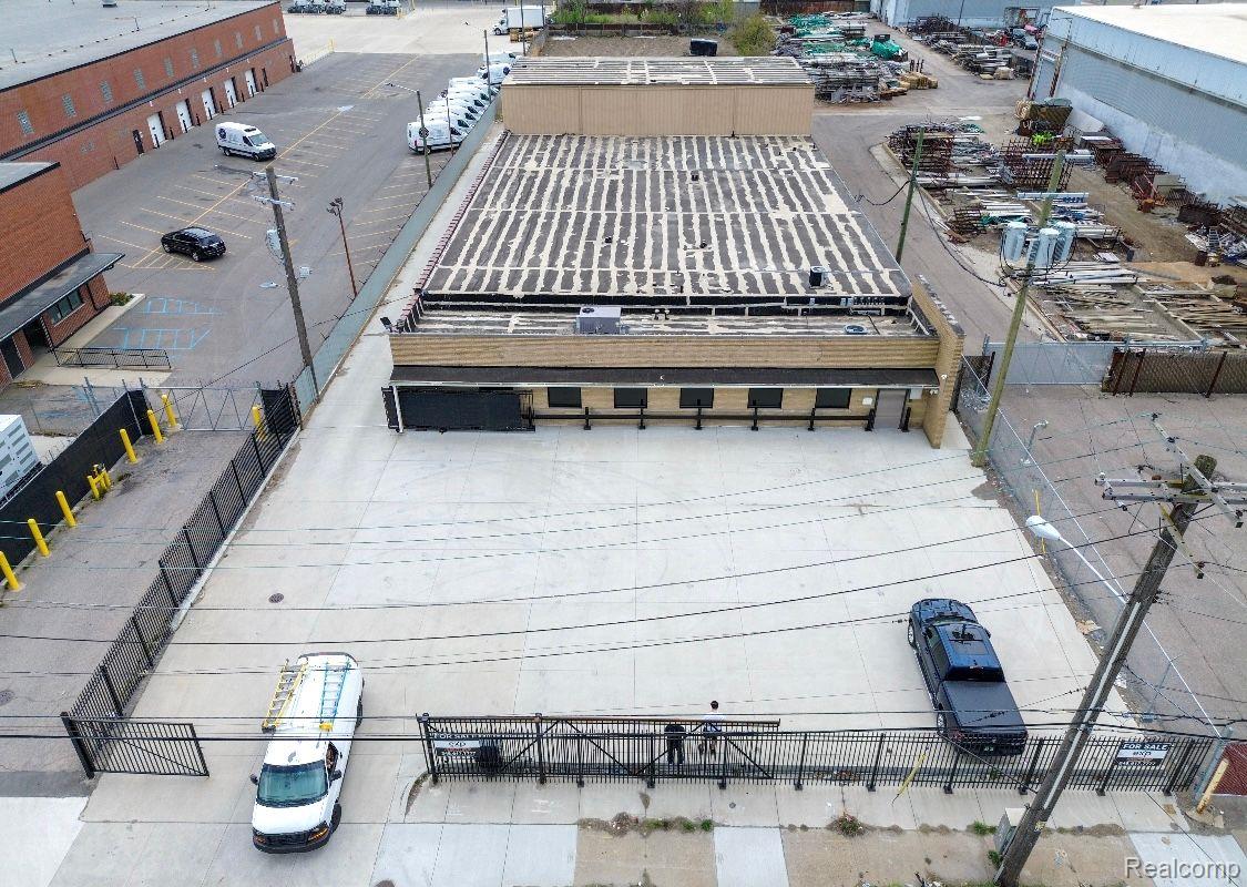 Commercial Sale in Highland Park 2