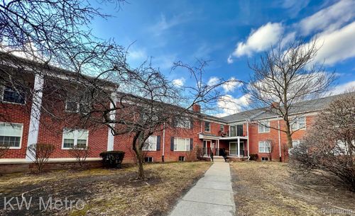 27689 W Echo Vly, Farmington Hills, MI, 48334-4451 | Card Image