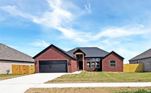 905 W Carley Dr, Siloam Springs, AR, 72761-7249 | Card Image