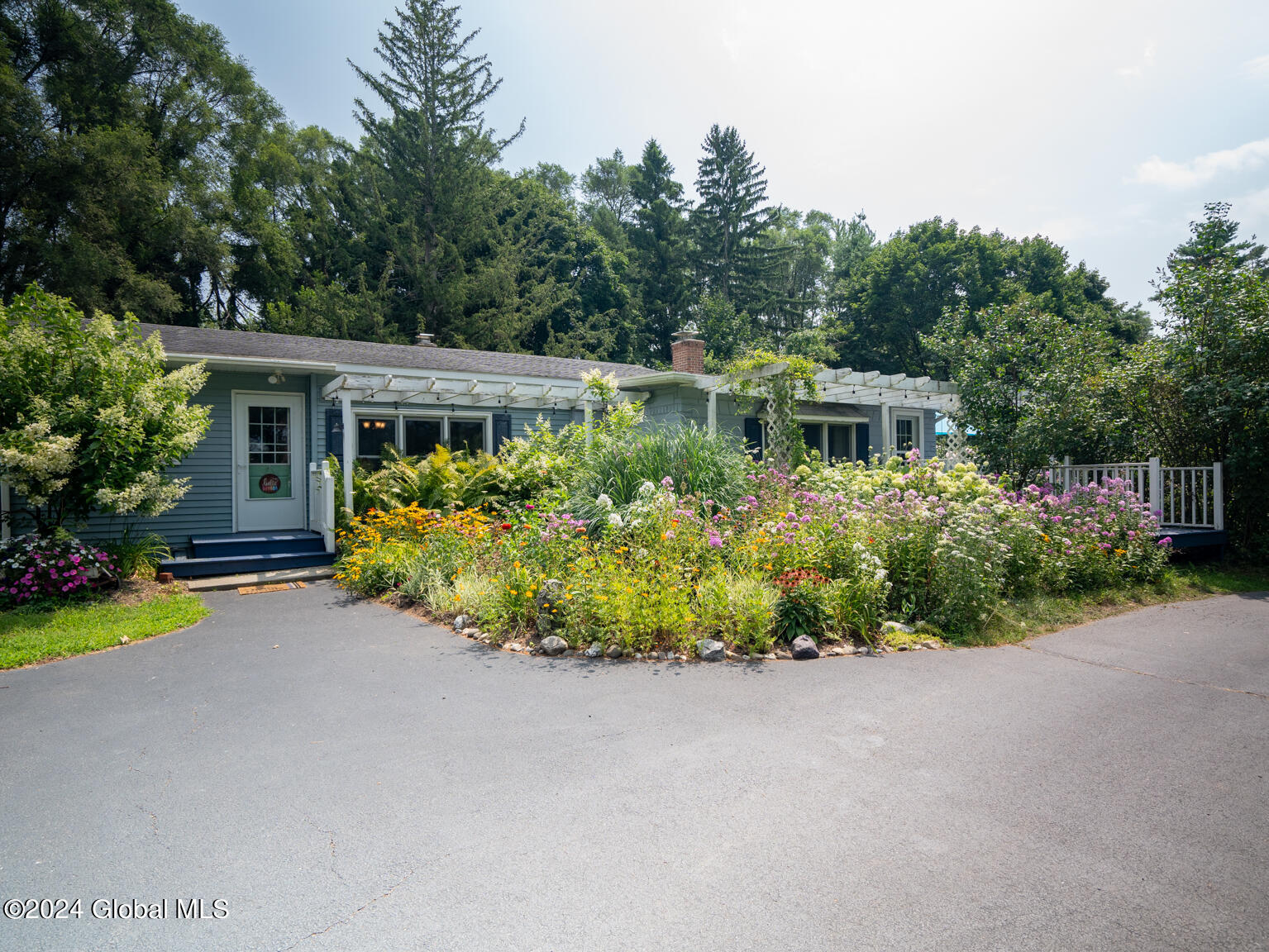 Van Hoesen Rd, Castleton On Hudson, NY 12033