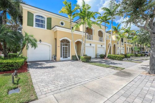 6145 Nw Helmsdale Way, Port St Lucie, FL, 34983-4146 | Card Image