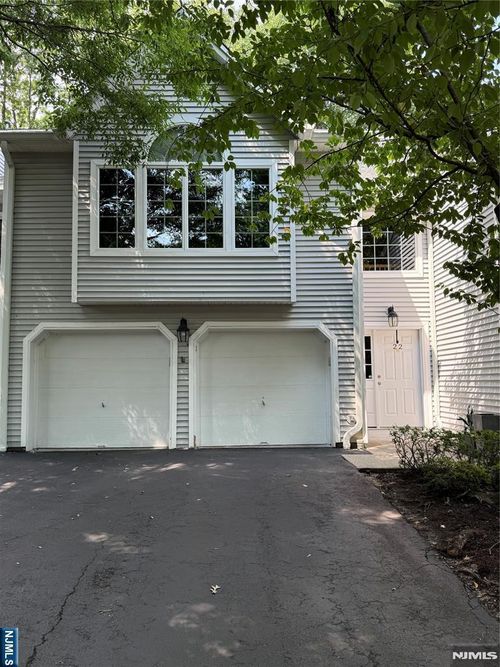 22 Bradshaw Ct, Hillsdale, NJ, 07642-2452 | Card Image