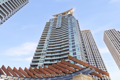 806-33 Elm Dr W, Mississauga, ON, L5B4M2 | Card Image