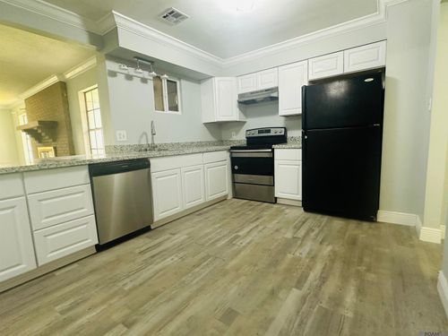 114 Florence Dr, Hammond, LA, 70401-1206 | Card Image