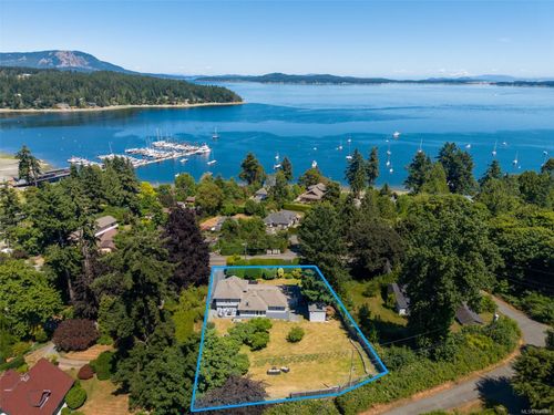 2618 Mill Bay Rd, Mill Bay, BC, V8H1C9 | Card Image