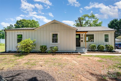 504 N Hawthorne St, Mount Holly, NC, 28120-1737 | Card Image