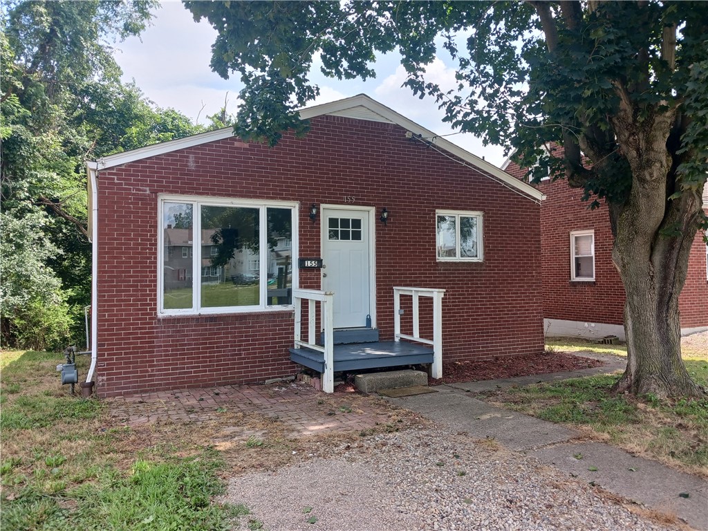 Temple St, Aliquippa, PA 15001