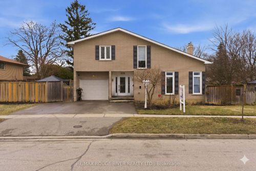 209 Darcy St, Oshawa, ON, L1G3B9 | Card Image