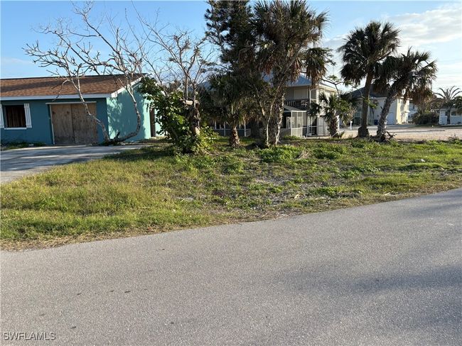 8000 Lagoon Rd, House other with 2 bedrooms, 2 bathrooms and null parking in FORT MYERS BEACH FL | Image 6