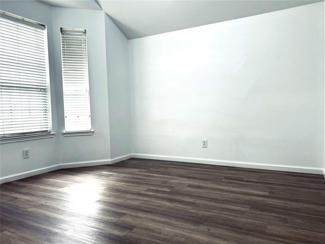 10403 N Shadowdale Dr, Home with 3 bedrooms, 2 bathrooms and null parking in Houston TX | Image 6