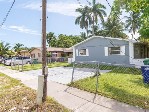 2-1342 Ne 110th Ter, Miami, FL, 33161-7439 | Card Image
