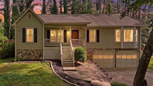 197 Presidential Dr, Dallas, GA, 30157-2627 | Card Image