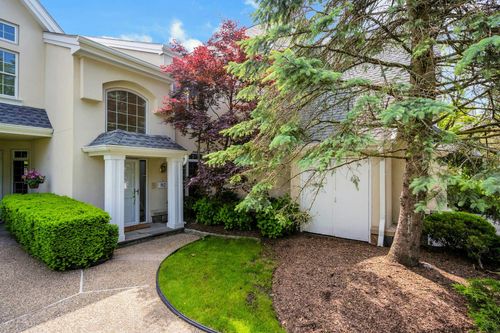 92 Doral Greens Dr W, Rye Brook, NY, 10573-5404 | Card Image