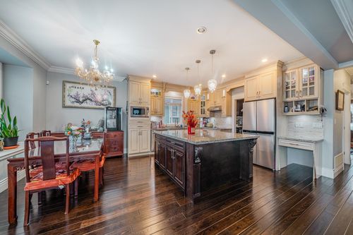 5007 Hardwick St, Burnaby, BC, V5G1P8 | Card Image