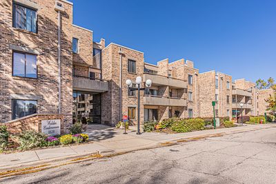 314B - 1926 Prairie Square, Condo with 0 bedrooms, 1 bathrooms and 1 parking in Schaumburg IL | Image 1