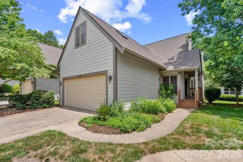 62 Pinnacle Pt, Asheville, NC, 28805-2403 | Card Image
