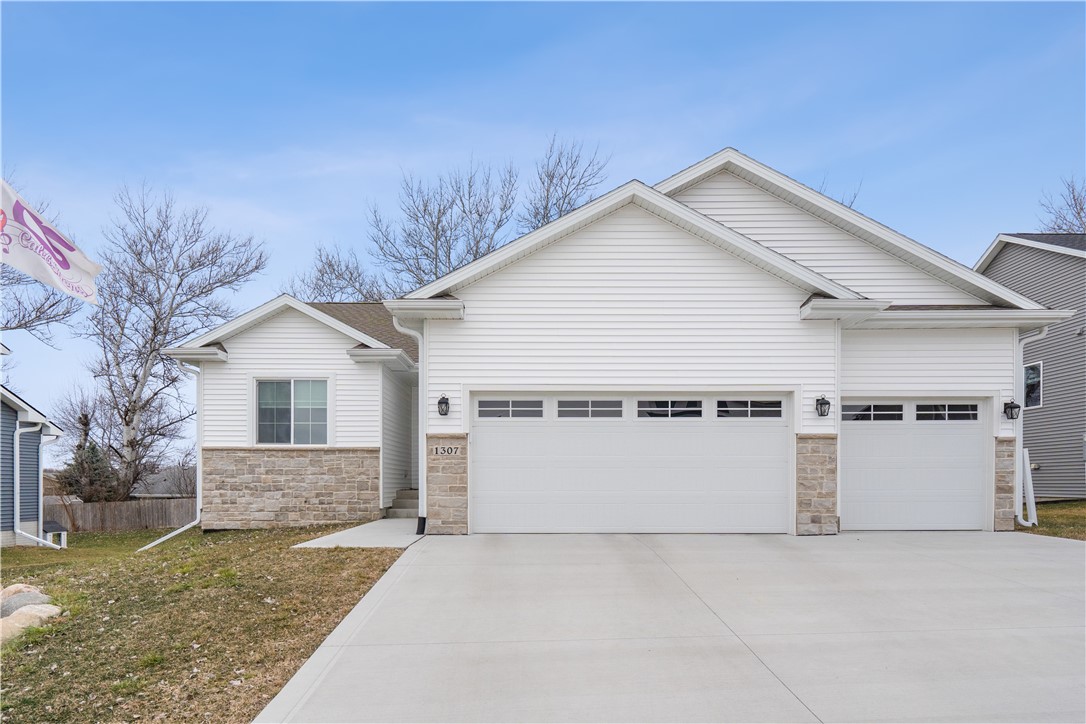 Rolling Hills Dr, Norwalk, IA 50211