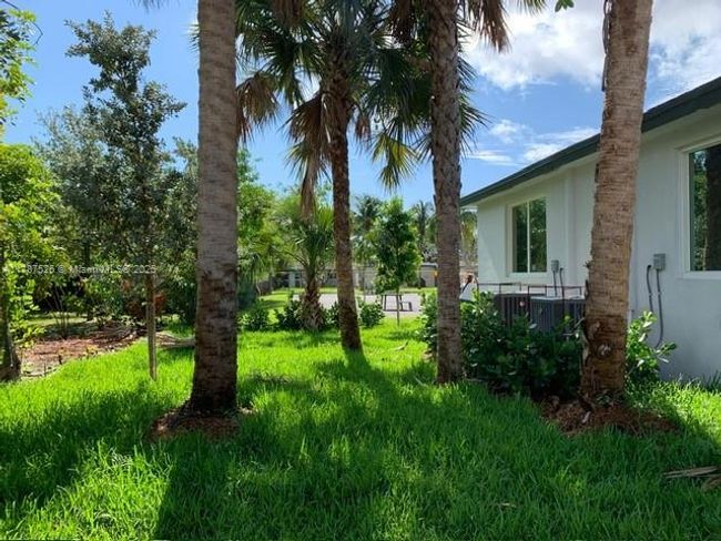 1 - 899 Sw 10 Th St, Home with 3 bedrooms, 2 bathrooms and null parking in Pompano Beach FL | Image 8