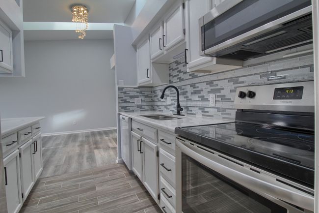 APT-182 - 1565 Harbour Blvd, Condo with 2 bedrooms, 2 bathrooms and null parking in Trenton MI | Image 12