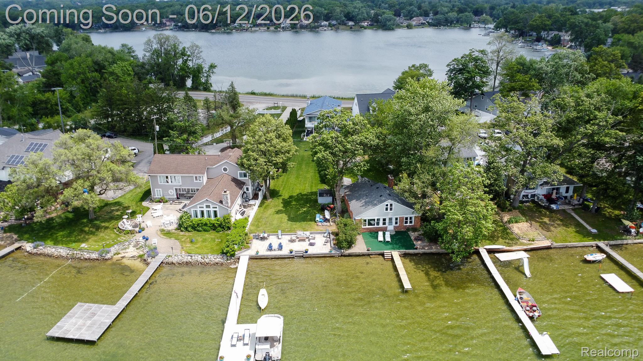 Residential in Commerce Charter Township 4
