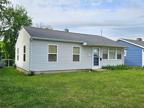 2470 3rd Ave, Marion, IA, 52302-4031 | Card Image