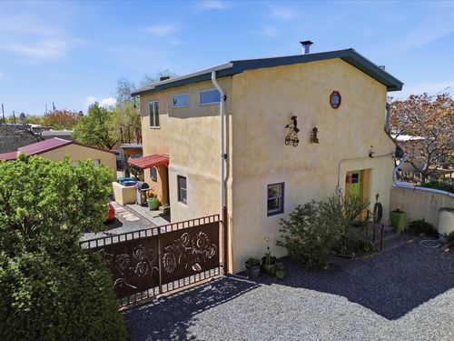 1204 Agua Fria St, Santa Fe, NM, 87501-2438 | Card Image