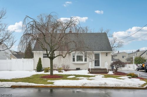2 White Oak Ln, Wayne, NJ, 07470-3019 | Card Image