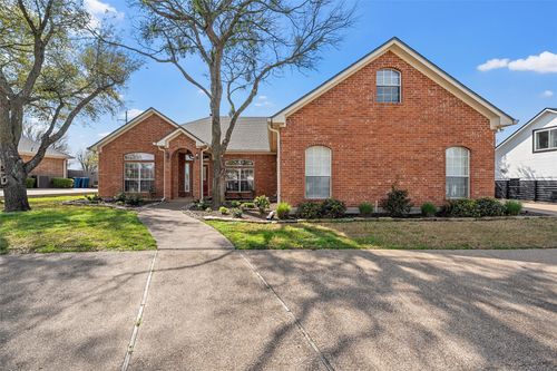 704 Fieldstone Dr, Hewitt, TX, 76643-3989 | Card Image
