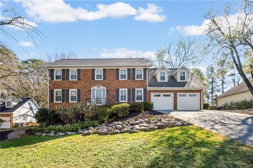2252 Rushmore Dr, Marietta, GA, 30062-6540 | Card Image