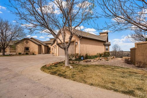 50 Aberdeen Blfs, Pueblo, CO, 81004-1065 | Card Image
