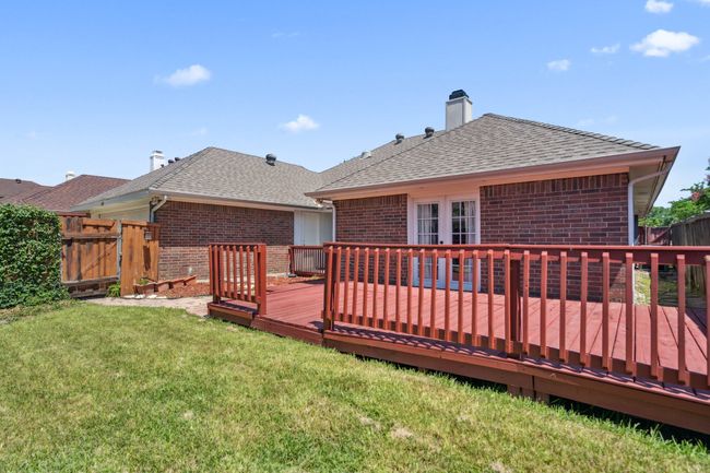 710 Cimarron Trl, House other with 3 bedrooms, 2 bathrooms and null parking in Irving TX | Image 25