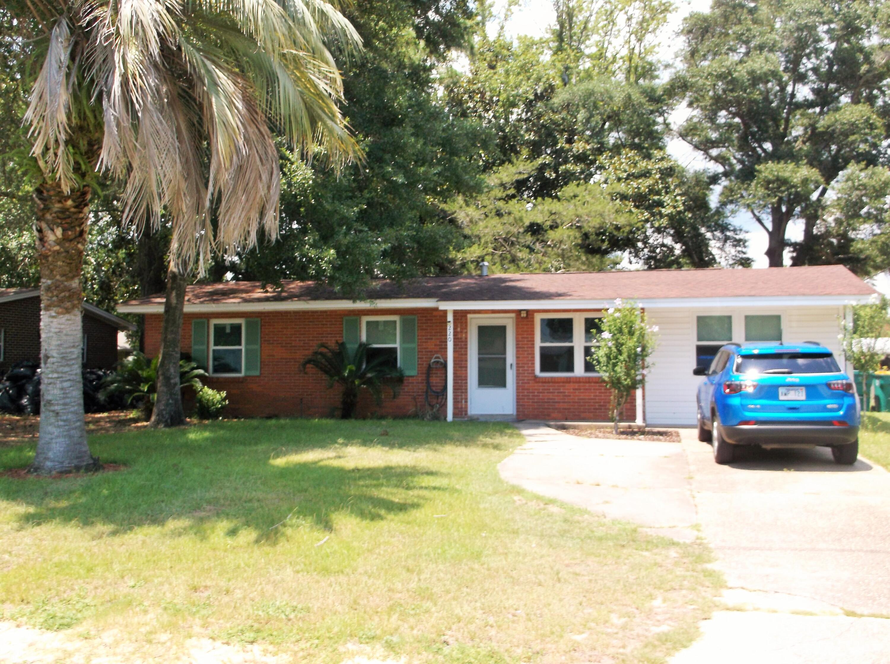 Spencer Dr, Fort Walton Beach, FL 32547