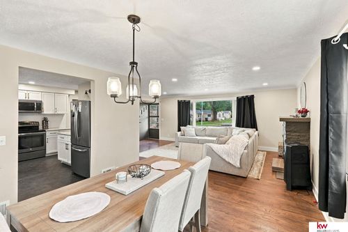 5124 S 48th Street, Omaha, NE, 68117 | Card Image